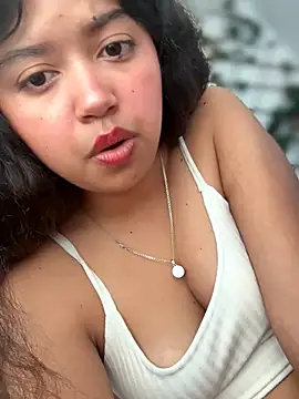 Peach Girll online show from 04.22.26