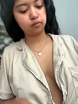Peach Girll online show from 04.24.26