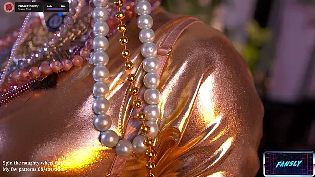 Snapshot of LucyAllenX chatting on 10.30.25 LucyAllenX online show from 10.30.25