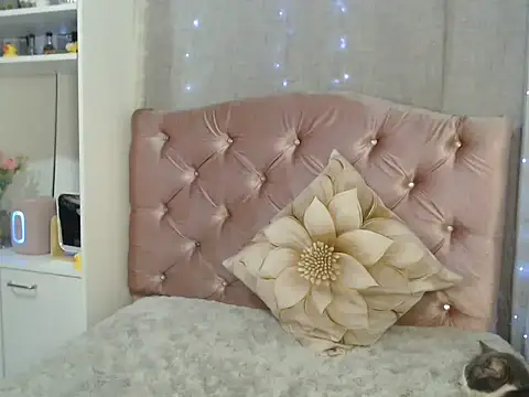 Starsweetcute online show from 11.14.25