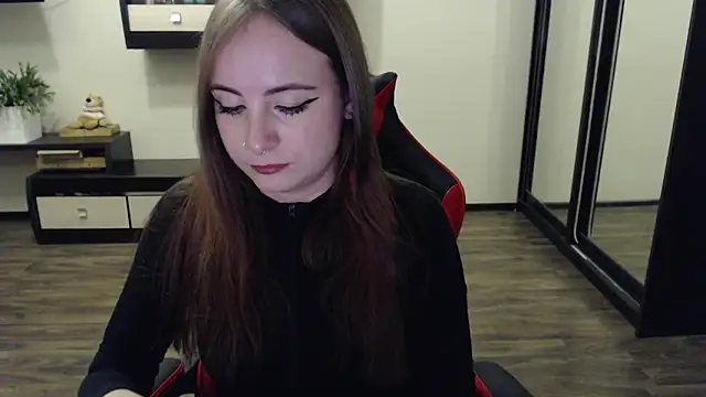 Snapshot of Laralianna chatting on 09.12.25 Laralianna online show from 09.12.25