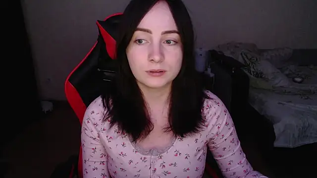 Snapshot of Laralianna chatting on 11.01.25 Laralianna online show from 11.01.25