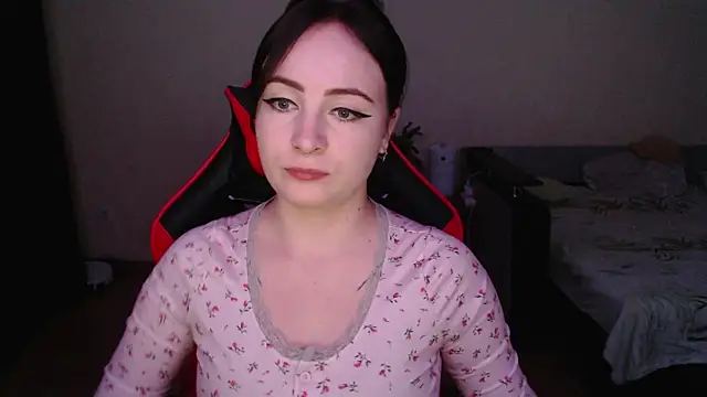 Snapshot of Laralianna chatting on 11.02.25 Laralianna online show from 11.02.25