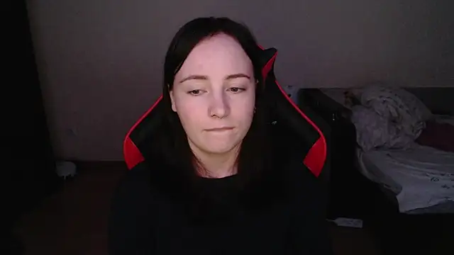 Snapshot of Laralianna chatting on 11.08.25 Laralianna online show from 11.08.25