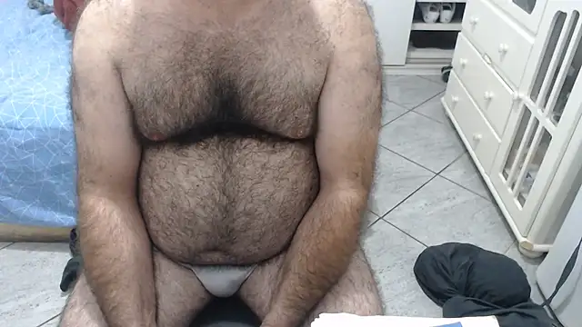 Snapshot of MysterBearMG chatting on 06.02.26 MysterBearMG online show from 06.02.26