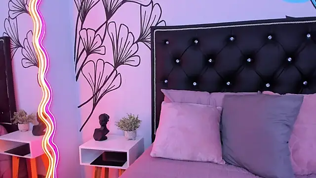 Sweet Ariadna  online show from 06.17.26