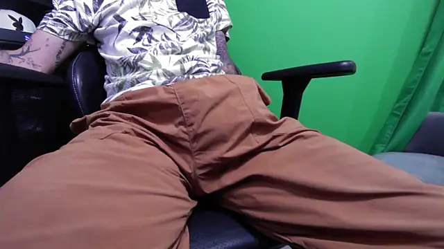 Snapshot of kuruptxxx_live chatting on 05.13.26 kuruptxxx live online show from 05.13.26