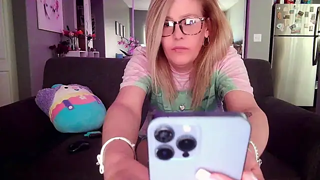 Lexi Shocker online show from 03.17.25