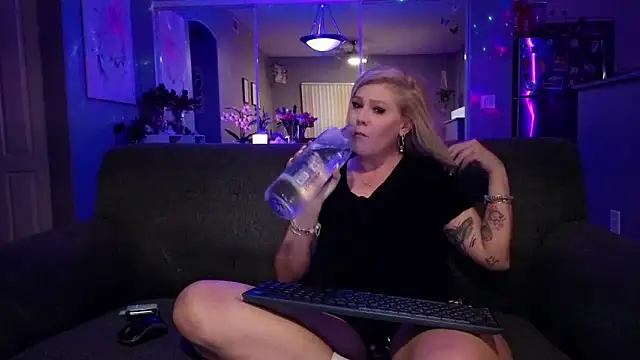 Lexi Shocker online show from 11.06.25