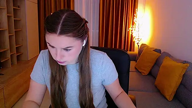  Mia Adams online show from 04.21.26
