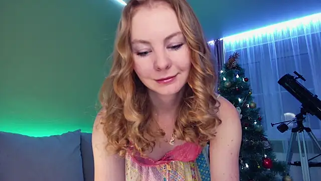 Snapshot of Cuddle_Cat chatting on 01.01.25 Cuddle Cat online show from 01.01.25