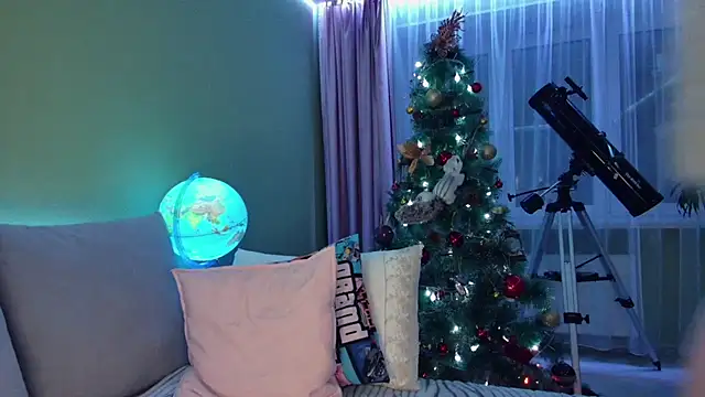 Snapshot of Cuddle_Cat chatting on 01.09.25 Cuddle Cat online show from 01.09.25