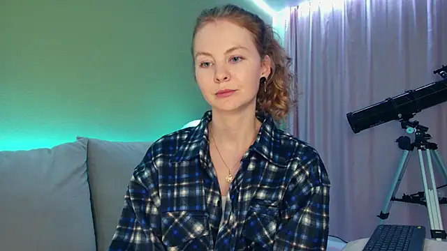 Snapshot of Cuddle_Cat chatting on 01.17.25 Cuddle Cat online show from 01.17.25