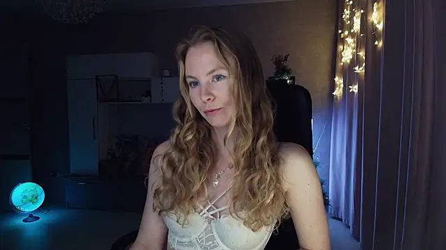 Snapshot of Cuddle_Cat chatting on 12.03.25 Cuddle Cat online show from 12.03.25