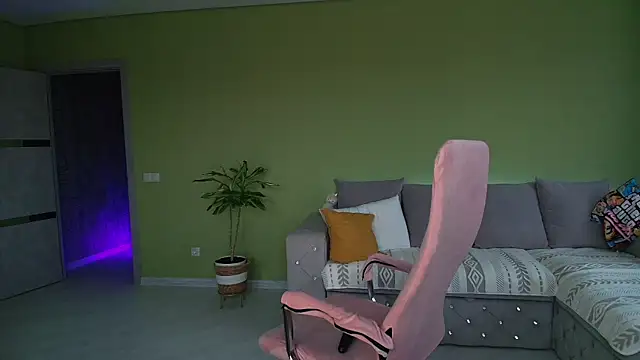 Cuddle Cat online show from 04.29.26