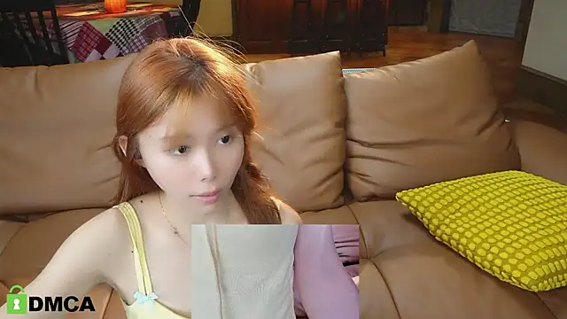 Snapshot of Luna520 chatting on 02.20.25 Luna520 online show from 02.20.25