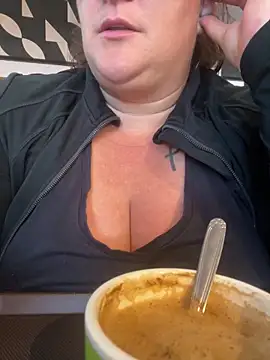 sweeti Em online show from 09.30.25