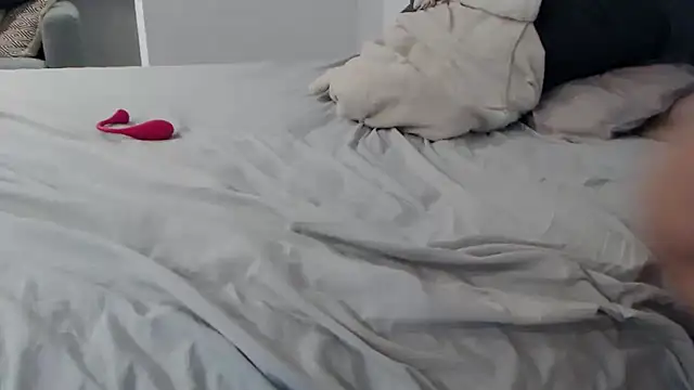 sweeti Em online show from 10.27.25