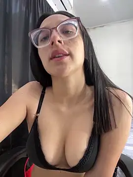 Snapshot of Ninnfa chatting on 01.07.25 Ninnfa online show from 01.07.25