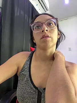 Snapshot of Ninnfa chatting on 01.30.25 Ninnfa online show from 01.30.25