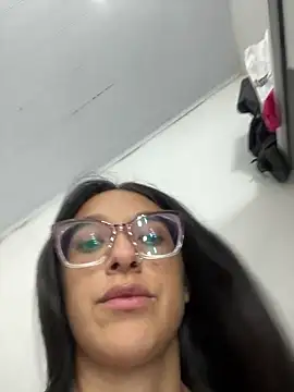 Snapshot of Ninnfa chatting on 02.14.25 Ninnfa online show from 02.14.25