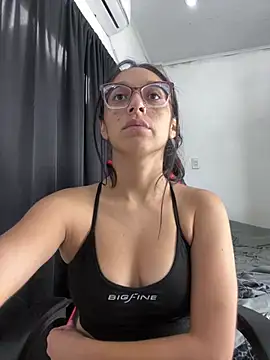 Snapshot of Ninnfa chatting on 02.25.25 Ninnfa online show from 02.25.25