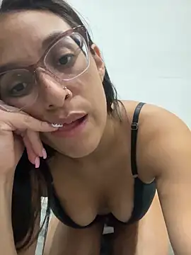 Snapshot of Ninnfa chatting on 03.02.25 Ninnfa online show from 03.02.25