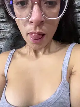 Snapshot of Ninnfa chatting on 03.12.25 Ninnfa online show from 03.12.25