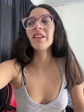 Snapshot of Ninnfa chatting on 03.17.25 Ninnfa online show from 03.17.25