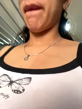 Snapshot of Ninnfa chatting on 09.16.25 Ninnfa online show from 09.16.25