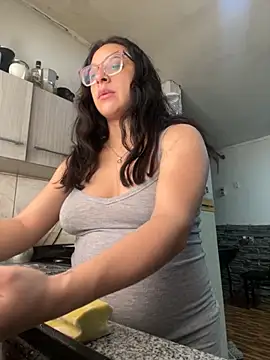 Snapshot of Ninnfa chatting on 09.30.25 Ninnfa online show from 09.30.25