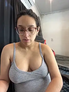 Snapshot of Ninnfa chatting on 10.04.25 Ninnfa online show from 10.04.25