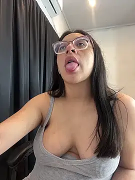 Snapshot of Ninnfa chatting on 10.09.25 Ninnfa online show from 10.09.25