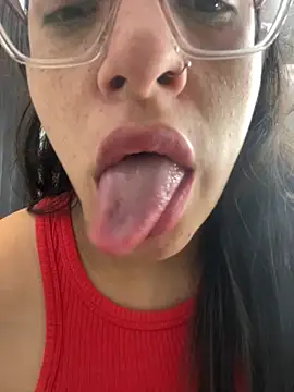 Snapshot of Ninnfa chatting on 10.20.25 Ninnfa online show from 10.20.25