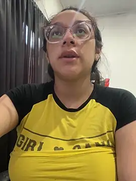 Snapshot of Ninnfa chatting on 11.11.25 Ninnfa online show from 11.11.25