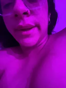 Snapshot of Ninnfa chatting on 11.23.25 Ninnfa online show from 11.23.25