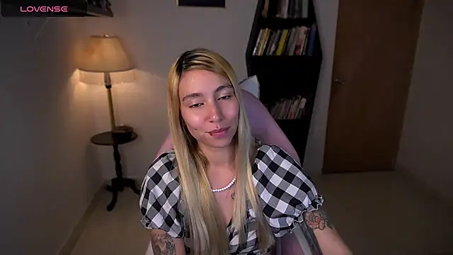 Saucy Jenn online show from 11.23.25