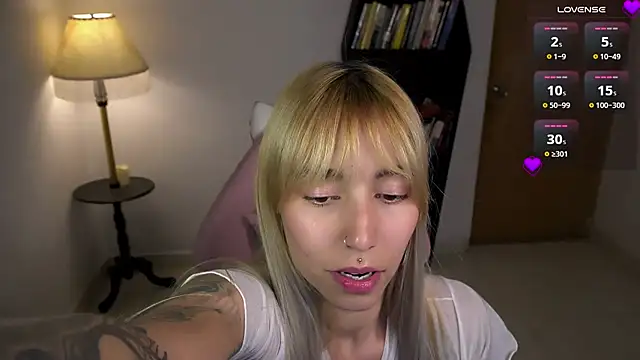 Snapshot of Saucy_Jenn chatting on 02.28.26 Saucy Jenn online show from 02.28.26