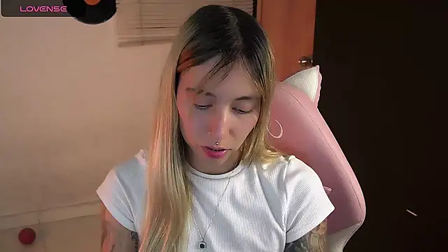 Saucy Jenn online show from 06.20.26