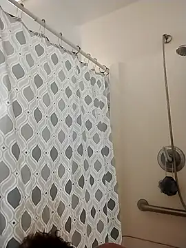 Snapshot of JGRisk chatting on 10.26.25 JGRisk online show from 10.26.25