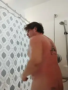 Snapshot of JGRisk chatting on 11.28.25 JGRisk online show from 11.28.25