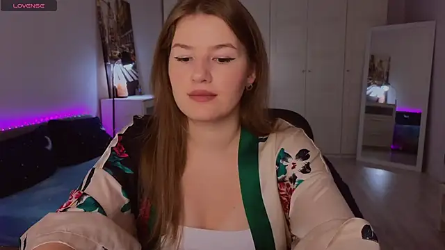 Snapshot of alwaysfrida chatting on 11.06.25 alwaysfrida online show from 11.06.25