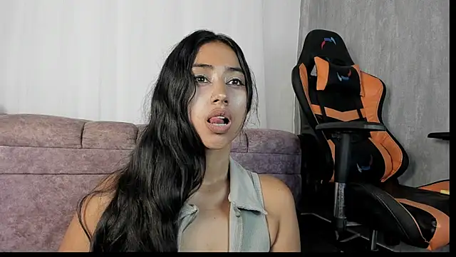 Snapshot of Valentinne_z chatting on 01.23.25 Valentinne z online show from 01.23.25