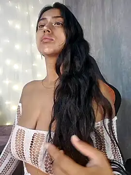 Snapshot of Valentinne_z chatting on 01.29.25 Valentinne z online show from 01.29.25