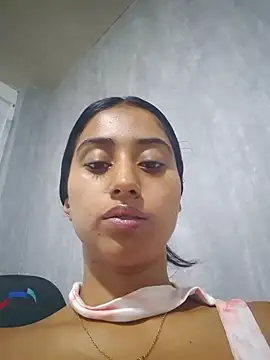 Snapshot of Valentinne_z chatting on 02.01.25 Valentinne z online show from 02.01.25