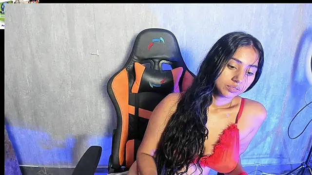 Snapshot of Valentinne_z chatting on 02.09.25 Valentinne z online show from 02.09.25