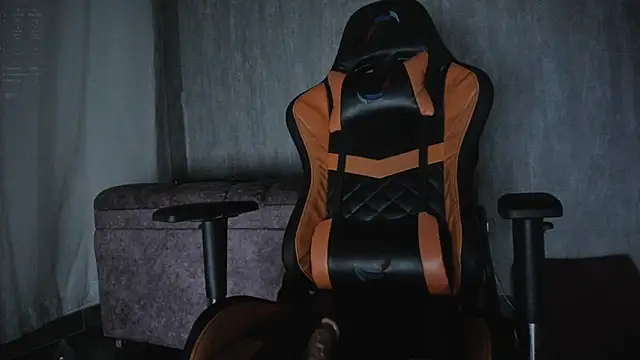 Snapshot of Valentinne_z chatting on 03.02.25 Valentinne z online show from 03.02.25