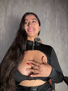 Snapshot of Valentinne_z chatting on 12.03.25 Valentinne z online show from 12.03.25