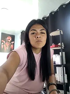 Hannah-grace online show from 02.14.25