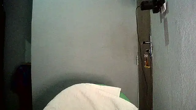 Snapshot of AlexiaDuucan chatting on 10.22.25 AlexiaDuucan online show from 10.22.25